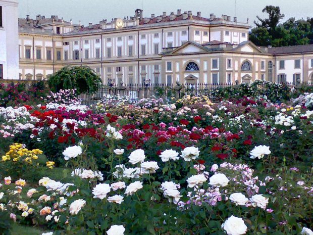 LA BELLA DI MONZA – reading di poesie