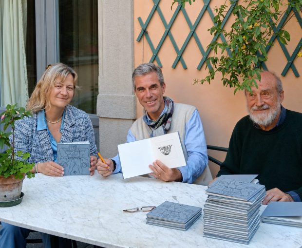 Elisabetta Motta, Matteo Munaretto, Luciano Ragozzino durante il firmacopie di Pithecusa edizione Il Ragazzo innocuo